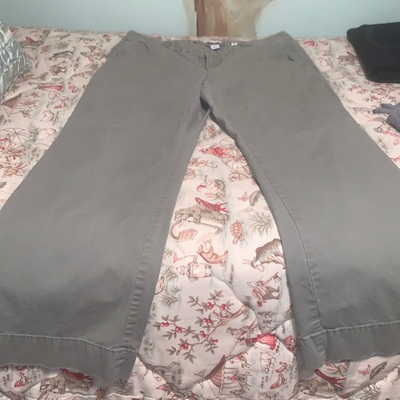 Gap Favorite Chinos - Picture 1 of 3